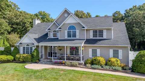 11 Ashley Ct, Port Jefferson Station, NY 11776