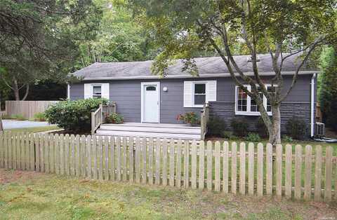 4 E End Avenue, East Quogue, NY 11942