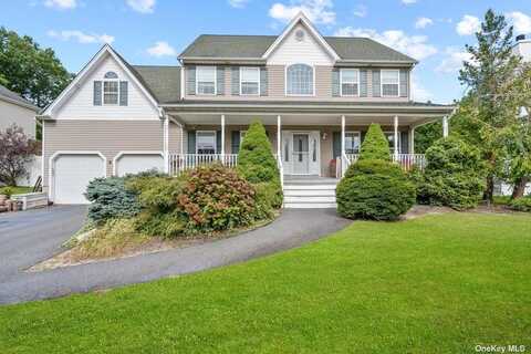 8 Cypress Court, Smithtown, NY 11787