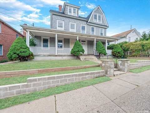 17 3rd Avenue, Port Washington, NY 11050