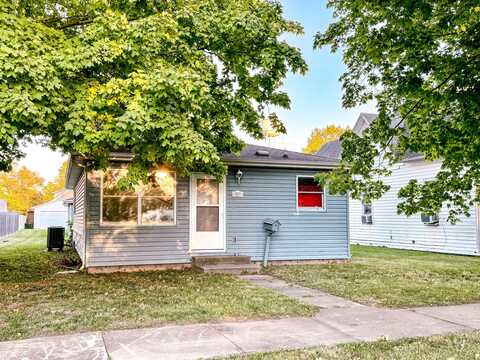 203 N Pine Street, Villa Grove, IL 61956