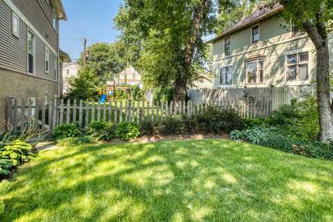 1169 S Taylor Avenue, Oak Park, IL 60304