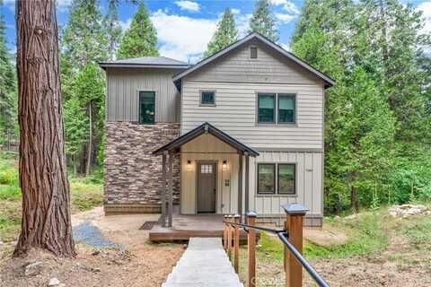 7190 Yosemite Park Way, Yosemite, CA 95389