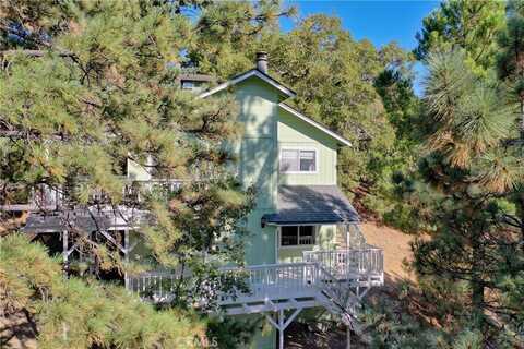 512 Dorn Drive, Crestline, CA 92325