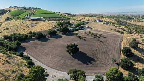 1450 Trager Canyon Road, Paso Robles, CA 93446