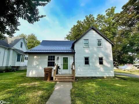 933 Center Street, Grinnell, IA 50112