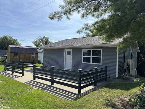 5232 Skyline Drive, Brooklyn, IA 52211