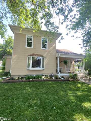 305 W Jefferson Avenue, Fairfield, IA 52556