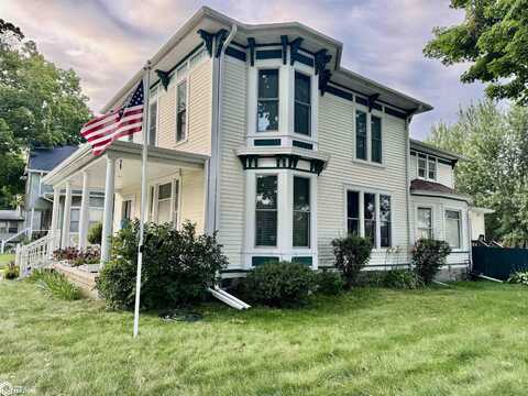 300 N 4th St, Clear Lake, IA 50428