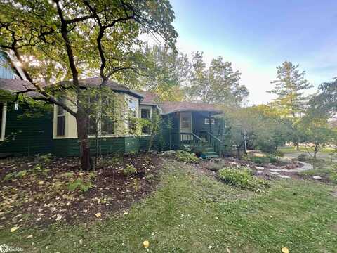 703 E Burlington Avenue, Fairfield, IA 52556