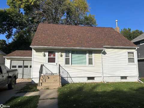 205 N Lincoln Avenue, Graettinger, IA 51342