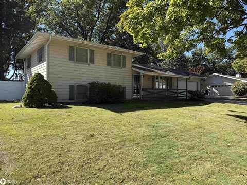 2913 Garden Avenue, Burlington, IA 52601