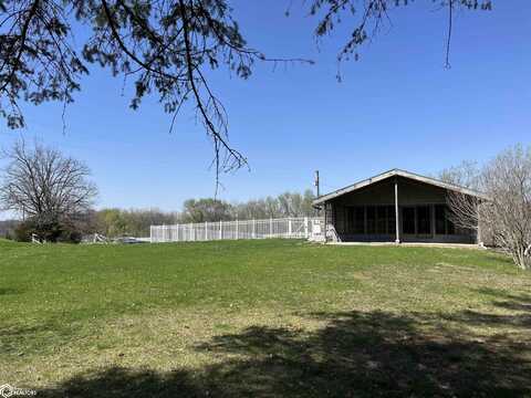 11562 Beaverdale Road, West Burlington, IA 52655