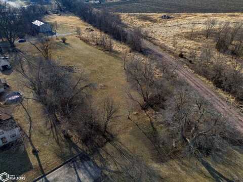 307 3rd Avenue, Ackley, IA 50601