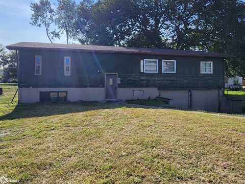 106 N Fifth Street, Eddyville, IA 52553