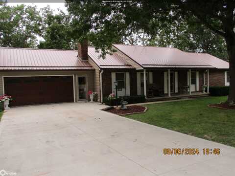 2028 Golfview Circle, Centerville, IA 52544