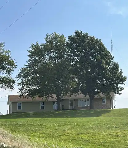 27812 Hwy. 21, Hedrick, IA 52563