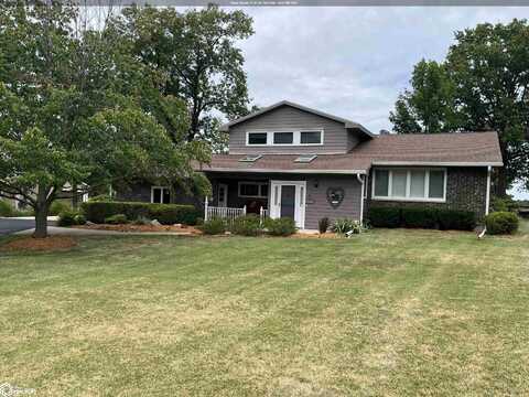 8 Fairway Drive, Keokuk, IA 52632