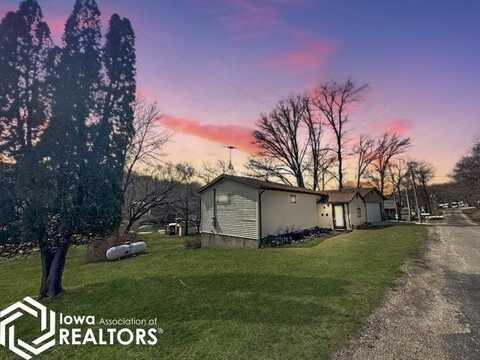 3223 E Lakeshore Drive, Brooklyn, IA 52211