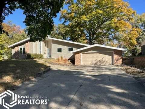 910 N Park Avenue, Algona, IA 50511