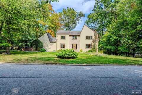 41 Cobblestone Crossing, Norwood, NJ 07648