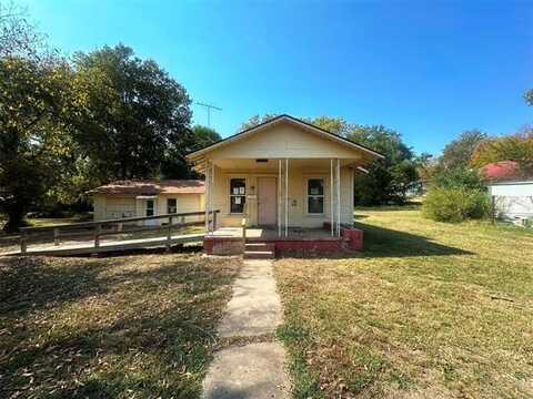 1721 Bighill Avenue, Pawhuska, OK 74056