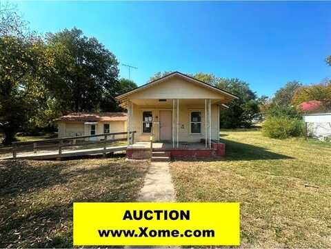 1721 Bighill Avenue, Pawhuska, OK 74056