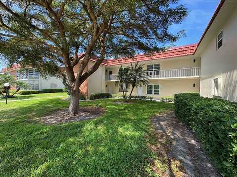 1 Vista Palm Lane, Vero Beach, FL 32962