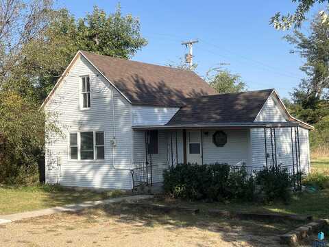 203 E 4th St, Delmont, SD 57330