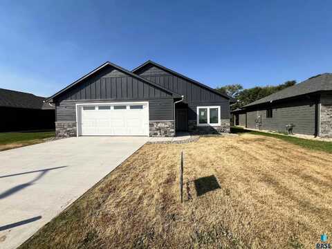 169 Thelma Ave, Harrisburg, SD 57032