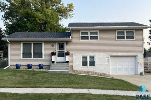 1708 S Riverdale Rd, Sioux Falls, SD 57105