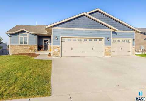 1403 Powderhorn Rd, Dell Rapids, SD 57022