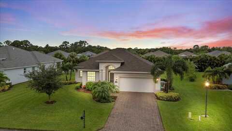 8369 Paladin Square, Vero Beach, FL 32967