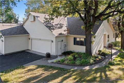 2558 Moundsview Drive, Mounds View, MN 55112