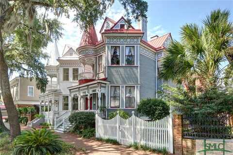 14 W Duffy Street, Savannah, GA 31401