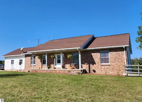 656 Jackson, Blanchard, MI 49310