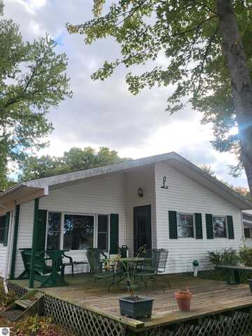 8110 Long Lake Road, Hale, MI 48739