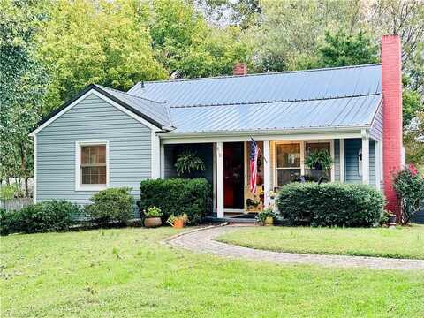 410 N Carolina Avenue, Boonville, NC 27011