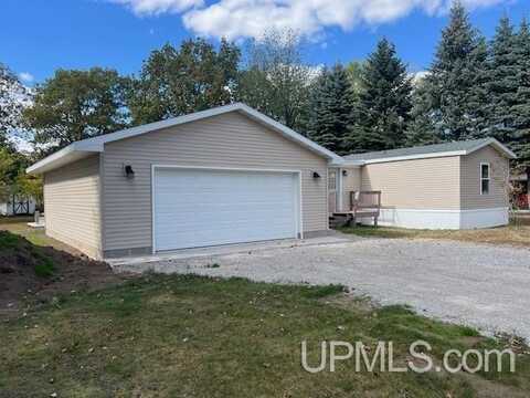 6 Pinewood, Gladstone, MI 49837