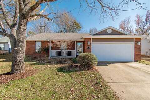 1600 N Stable AVE, Fayetteville, AR 72703