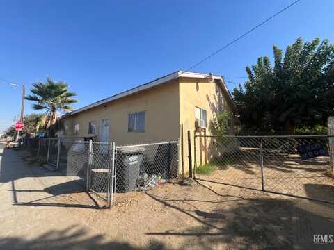 9900 Myrtle Avenue, Lamont, CA 93241