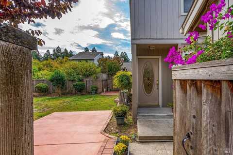 1 Blossom Court E, Napa, CA 94558