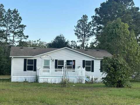 637 Wren St., Loris, SC 29569