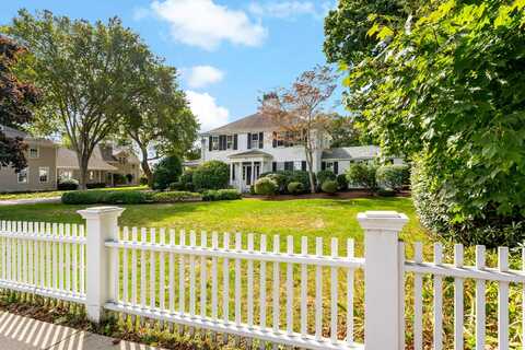 47 Main Street, Falmouth, MA 02540