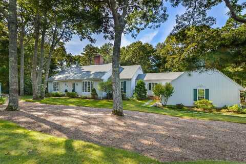 17 Chine Way, Osterville, MA 02655