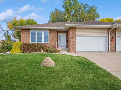 1528 Bilgarie Court NE, Cedar Rapids, IA 52402