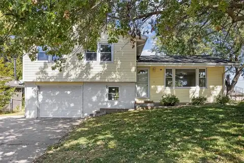 108 Parkview Court, Tipton, IA 52772