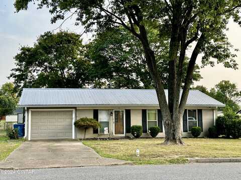 121 Park Circle, Trenton, TN 38382