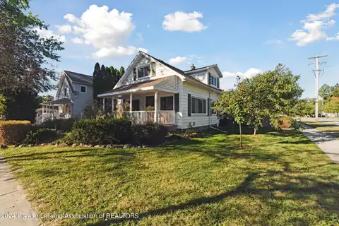 404 Green Street, Grand Ledge, MI 48837