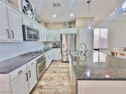 10372 Glimmering Star Drive, Las Vegas, NV 89178